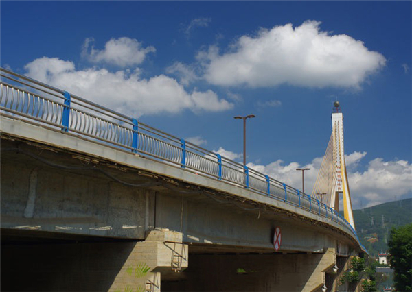 楚雄304不锈钢桥梁护栏：安全、耐用与美观的完美结合